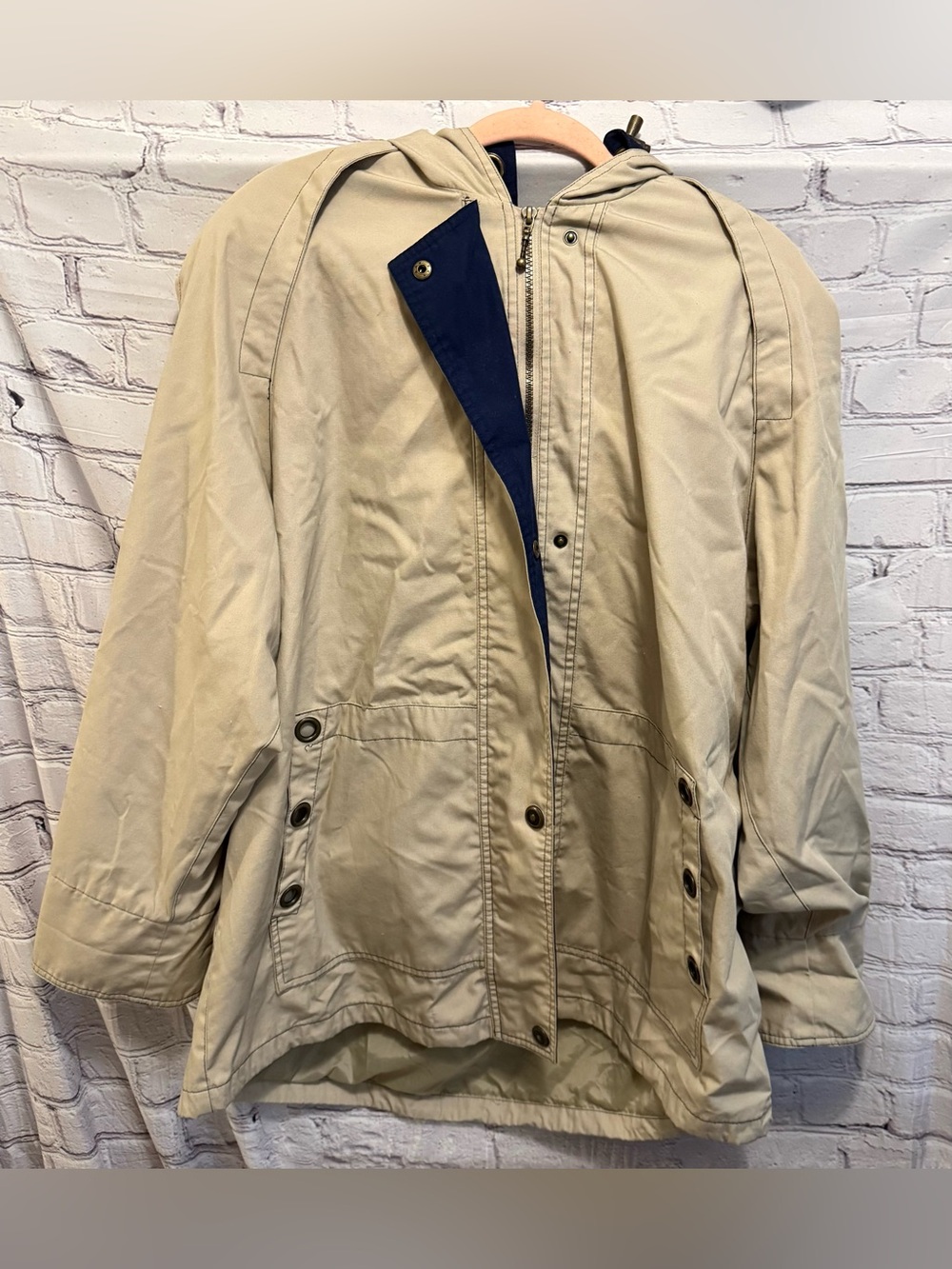 Lightweight Beige Utility Jacket with Navy Trim